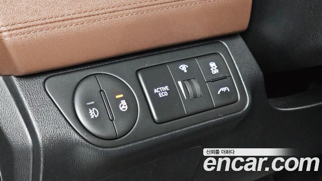 Hyundai Starex 2019 — photo 13