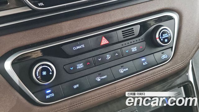 Hyundai Starex 2019 — photo 17