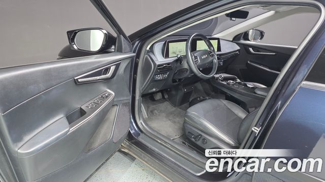 Kia EV6 2022 — photo 13