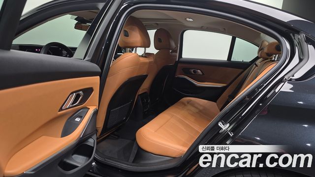 BMW 3-Series 2023 — photo 22