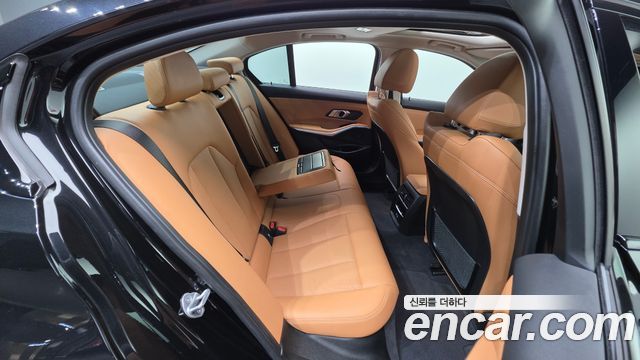 BMW 3-Series 2023 — photo 23