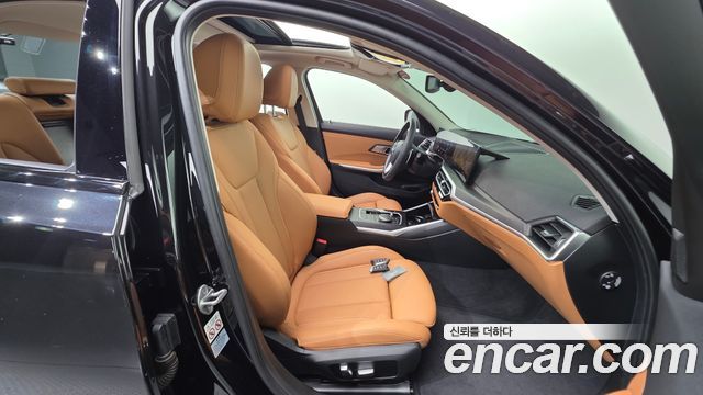 BMW 3-Series 2023 — photo 16