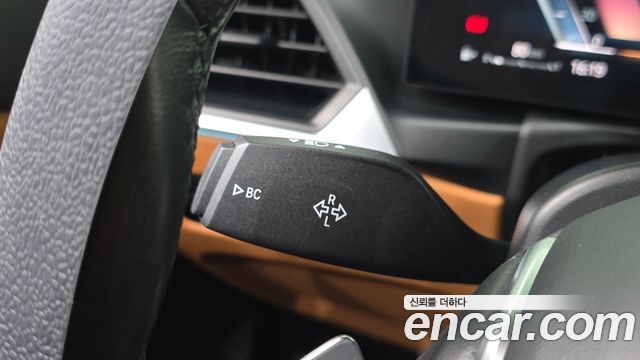 BMW 3-Series 2023 — photo 31