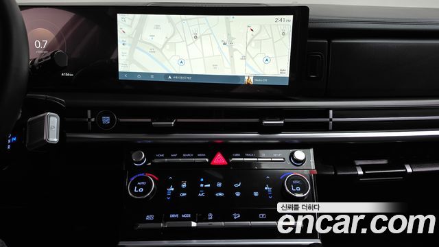 Hyundai Santafe 2024 — photo 18