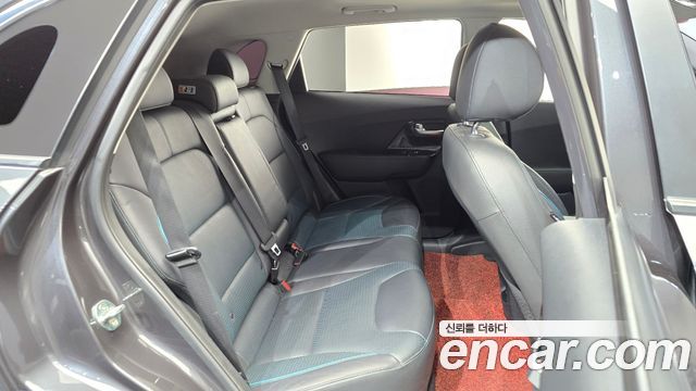 Kia Niro 2019 — photo 17