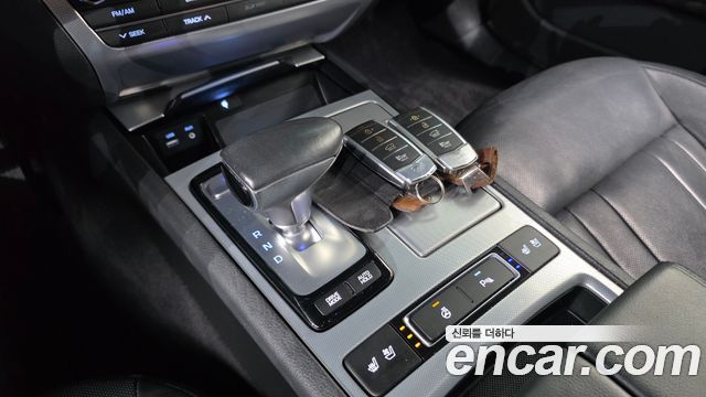 Genesis G80 2017 — photo 12