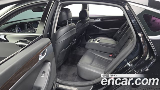 Genesis G80 2017 — photo 18