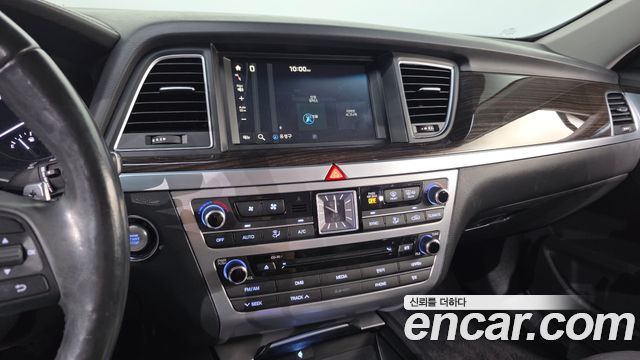Genesis G80 2017 — photo 19