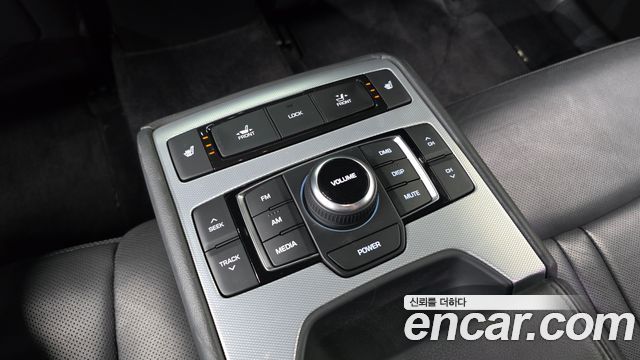 Genesis G80 2017 — photo 25