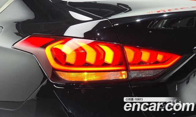 Genesis G80 2017 — photo 9