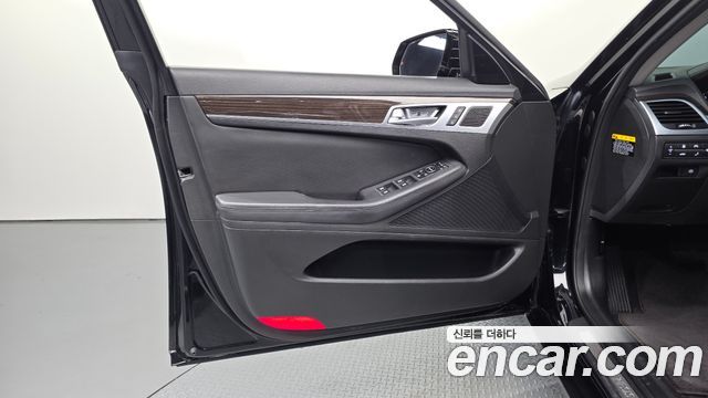 Genesis G80 2017 — photo 14