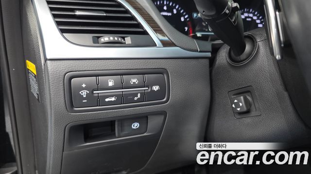 Genesis G80 2017 — photo 27