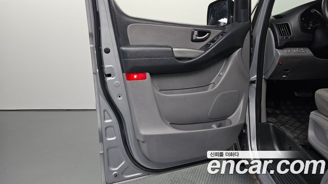 Hyundai Starex 2014 — photo 15