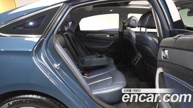 Hyundai Sonata 2016 — photo 17