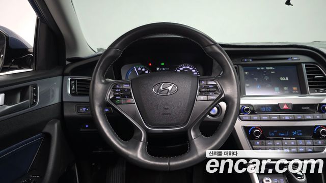Hyundai Sonata 2016 — photo 19
