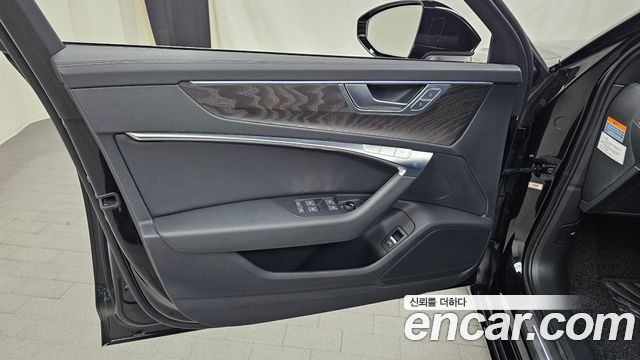 Audi A6 2021 — photo 14