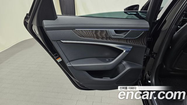 Audi A6 2021 — photo 15