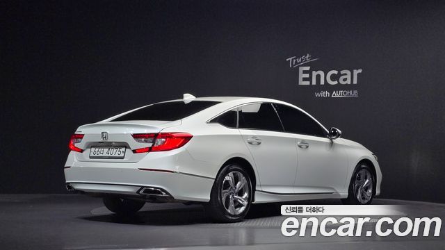 Honda Accord 2018 — photo 2