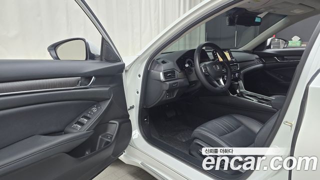 Honda Accord 2018 — photo 13