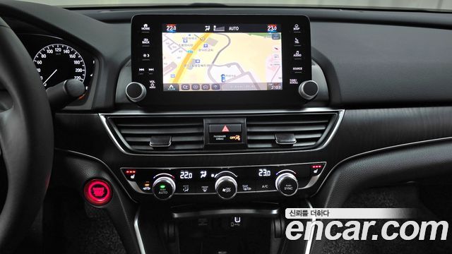 Honda Accord 2018 — photo 19