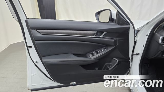 Honda Accord 2018 — photo 14