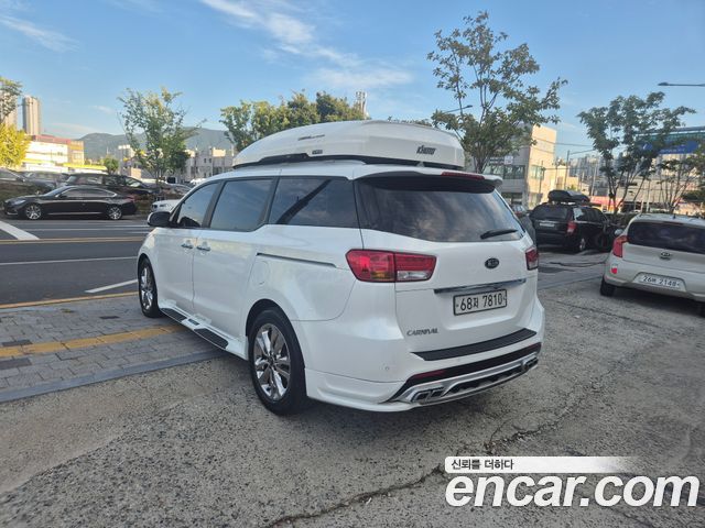 Kia Canival 2015 — photo 6