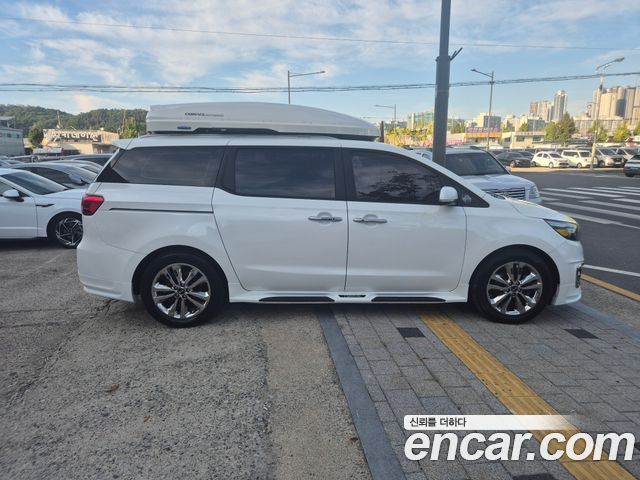 Kia Canival 2015 — photo 7