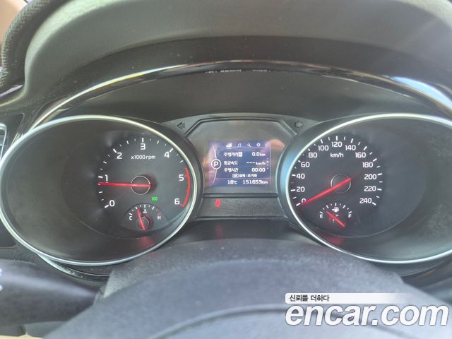 Kia Canival 2015 — photo 9
