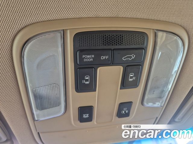 Kia Canival 2015 — photo 14