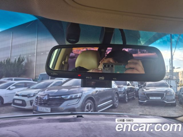 Kia Canival 2015 — photo 16