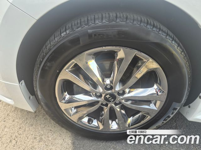 Kia Canival 2015 — photo 20