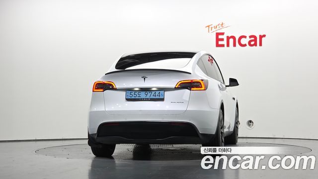 Tesla Model Y 2022 — photo 4