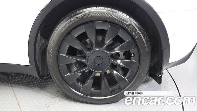 Tesla Model Y 2022 — photo 5