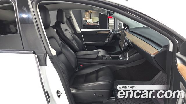 Tesla Model Y 2022 — photo 17