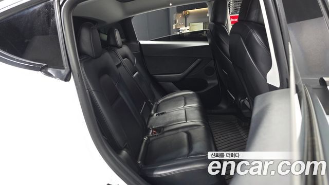 Tesla Model Y 2022 — photo 18