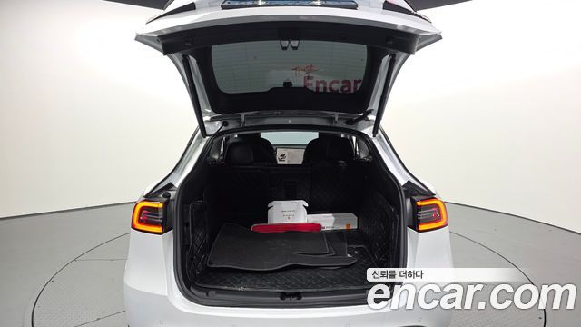 Tesla Model Y 2022 — photo 26