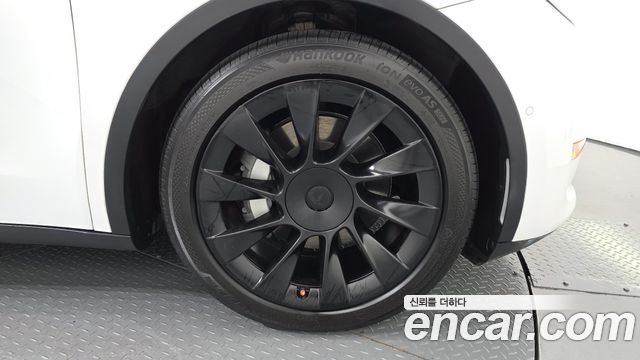 Tesla Model Y 2022 — photo 7