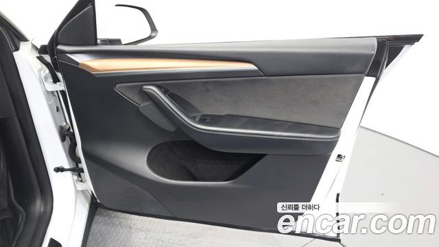 Tesla Model Y 2022 — photo 14