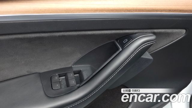 Tesla Model Y 2022 — photo 31