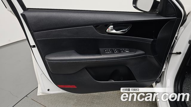 Kia K3 2021 — photo 14