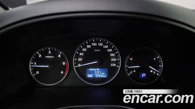 Hyundai Starex 2019 — photo 11