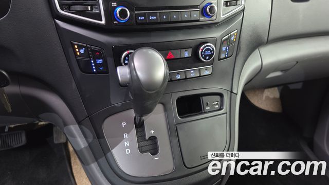 Hyundai Starex 2019 — photo 12