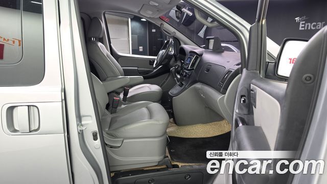 Hyundai Starex 2019 — photo 17