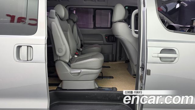 Hyundai Starex 2019 — photo 18