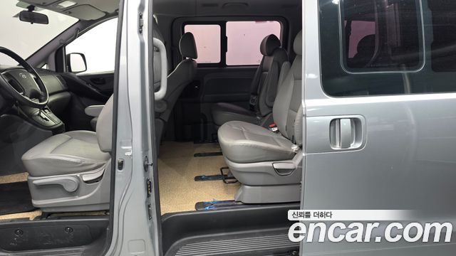 Hyundai Starex 2019 — photo 16