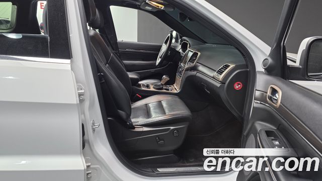 Jeep Cherokee 2017 — photo 11