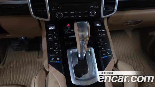 Porsche Cayenne 2017 — photo 9