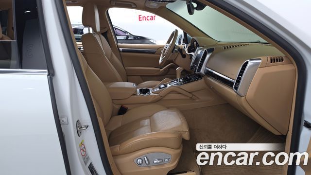 Porsche Cayenne 2017 — photo 11