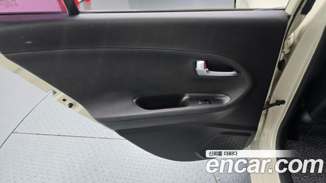 Kia morning 2012 — photo 15