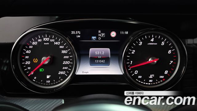 Mercedes-Benz E-Class 2020 — photo 11